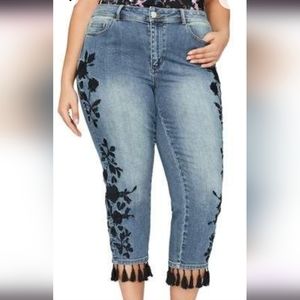 Cropped Jeans with Embroidery and Tassles